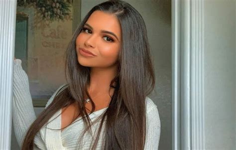 Vicky Palacio is a well known Instagram model known for his beautiful photos and great curvy physic.Vicky Palacio is a perfect model. Here we share complete detail about Vicky Palacio Age, Height, Weight, Boyfriend, Family, Biography, Movies List, Husband, Father, Mother, Affairs, Education, Parents, Net Worth.. Vicky Palacio Biography Detail